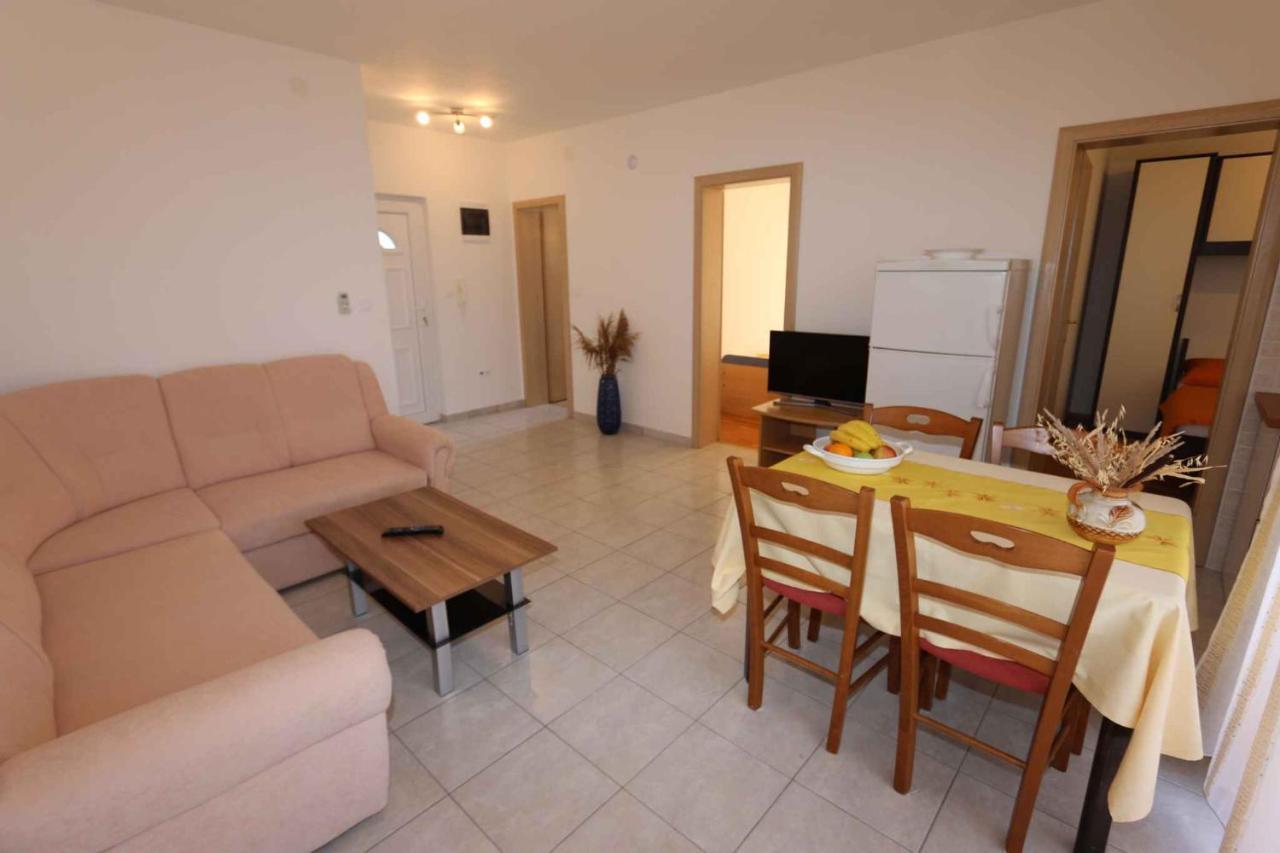 Apartments In Silo/Insel Krk 13430 Екстер'єр фото